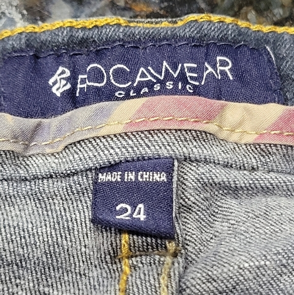 Sz 24 ROCAWEAR Vintage Classic Fit Blue Dark Wash Embroidered Sequins USA - Picture 9 of 9